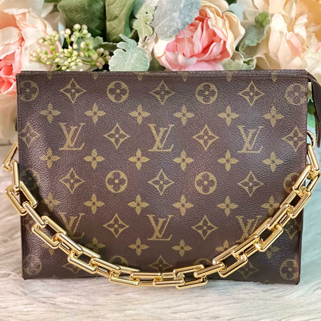 Authentic Louis Vuitton Monogram Pochette/Toiletry Bag